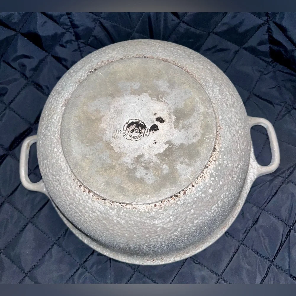 Vintage Century Silver Seal Hammered Aluminum Dutch Oven Roaster w Lid 2 Qt 9.5